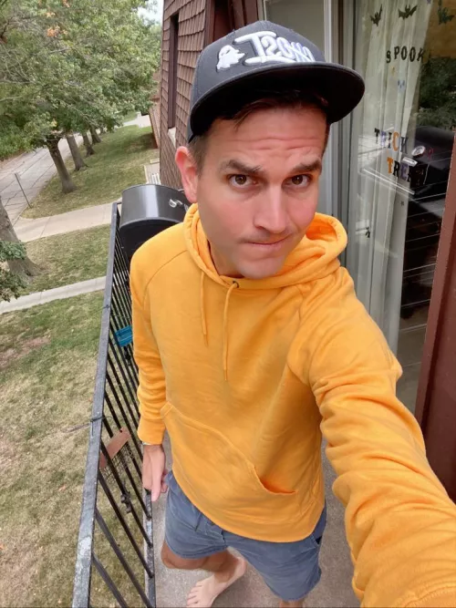 Yellow is my new favorite color for clothes. 💛💛