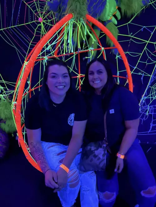 You can only cum on one face. What’s your choice? [left]