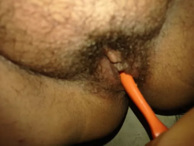 You want to see me play with my brush daddy 😍😘 kik freidy1 🔥👙😋